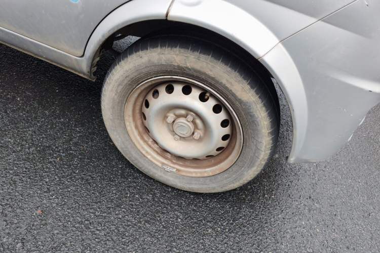 Used Dongfeng Xiaokang K05S 2016 1.2L Practical Version DK12-10 Right Front Wheel Hub