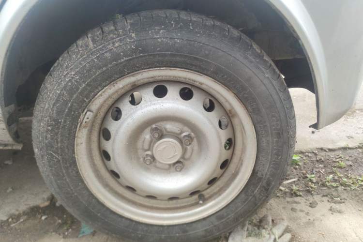 Used Dongfeng Xiaokang K05S 2016 1.2L Practical Version DK12-10 Right Front Wheel Hub