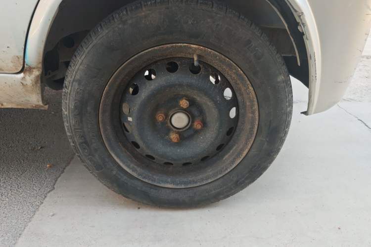 Used Dongfeng Xiaokang K05S 2016 1.2L Practical Version DK12-10 Right Front Wheel Hub