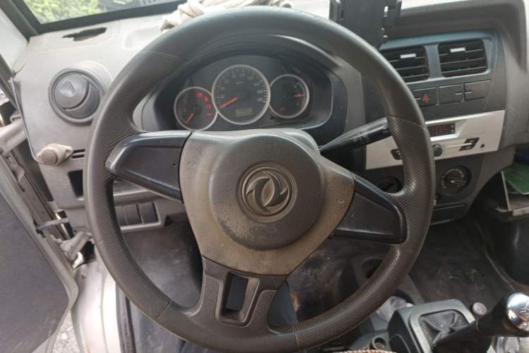 Used Dongfeng Xiaokang K05S 2016 1.2L Practical Version DK12-10 Steering Wheel