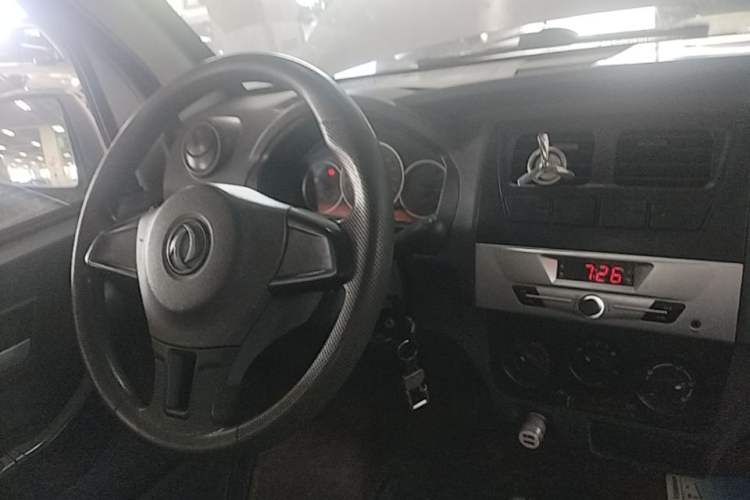 Used Dongfeng Xiaokang K05S 2016 1.2L Practical Version DK12-10 Steering Wheel