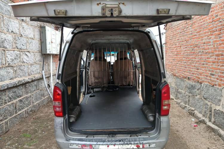 Used Dongfeng Xiaokang K05S 2016 1.2L Practical Version DK12-10 Trunk
