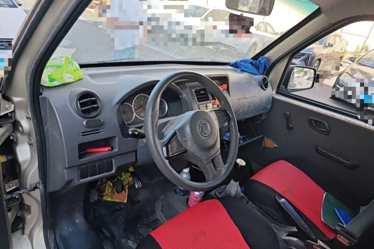 Used Dongfeng Xiaokang K05S 2016 1.2L Practical Version DK12-10 Center Console