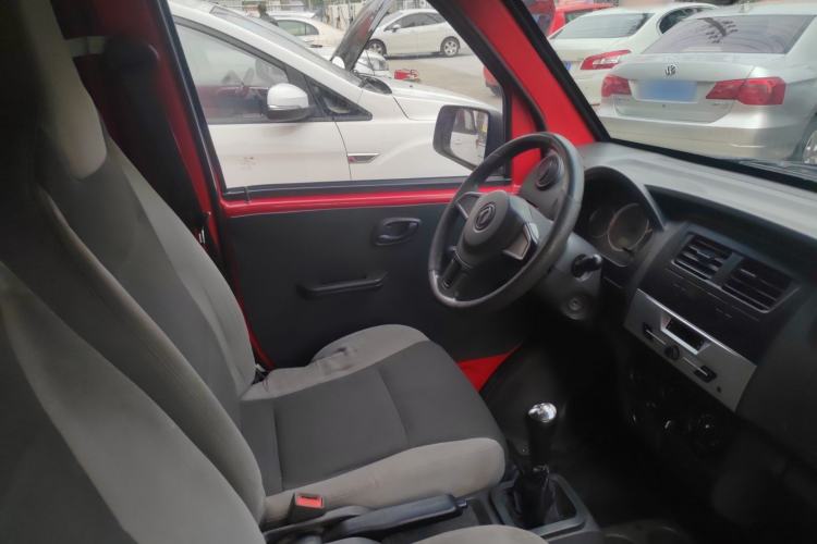 Used Dongfeng Xiaokang K05S 2018 1.2L Practical Model DK12 Interior 2