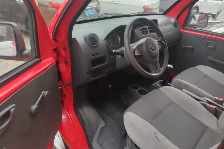 Used Dongfeng Xiaokang K05S 2018 1.2L Practical Model DK12 Interior 4