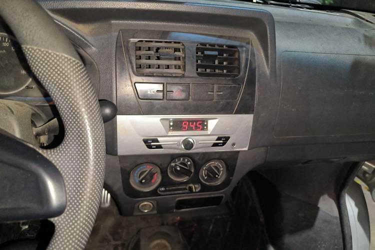 Used Dongfeng Xiaokang K05S 2018 1.2L Refreshed Practical Version DK12 Audio And AC Panel