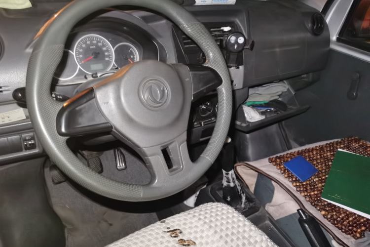Used Dongfeng Xiaokang K05S 2018 1.2L Practical Model DK12 Center Console