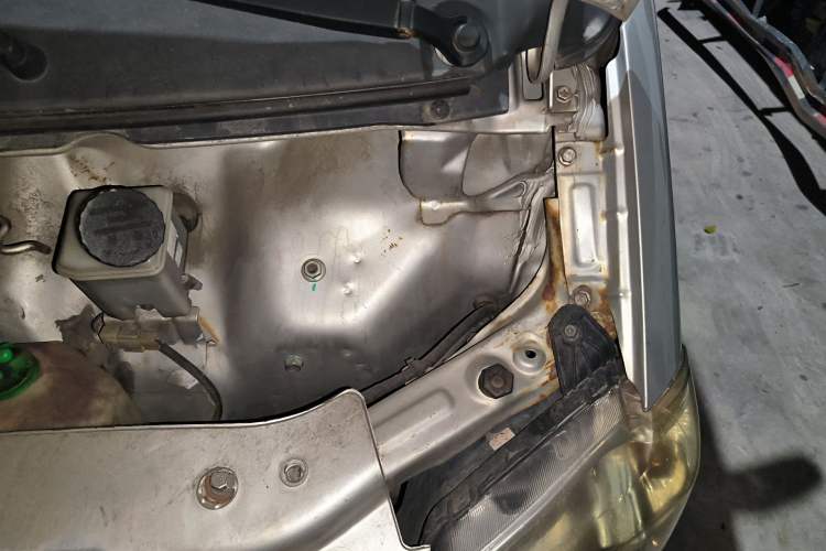 Used Dongfeng Xiaokang K05S 2018 1.2L Refreshed Practical Version DK12 Engine Bay Left
