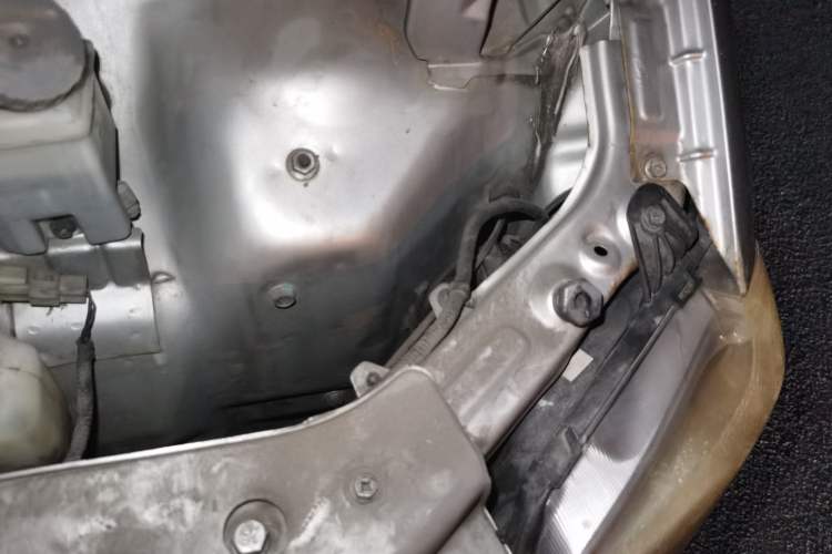 Used Dongfeng Xiaokang K05S 2018 1.2L Practical Model DK12 Engine Bay Left