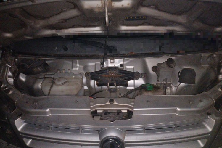 Used Dongfeng Xiaokang K05S  Engine Bay