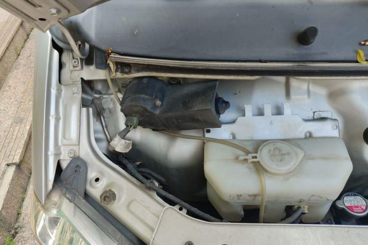 Used Dongfeng Xiaokang K05S 2018 1.2L Refreshed Practical Version DK12 Engine Bay Right