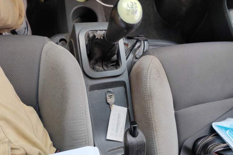 Used Dongfeng Xiaokang K05S 2018 1.2L Refreshed Practical Version DK12 Gear Lever
