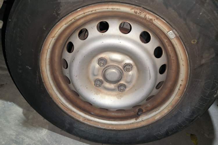 Used Dongfeng Xiaokang K05S 2018 1.2L Refreshed Practical Version DK12 Right Front Wheel Hub
