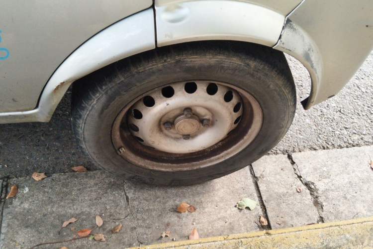 Used Dongfeng Xiaokang K05S 2018 1.2L Practical Model DK12 Right Front Wheel Hub