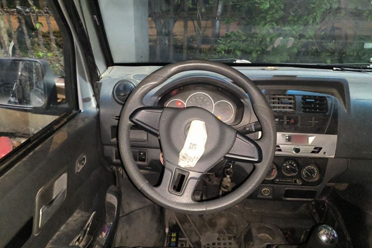 Used Dongfeng Xiaokang K05S 2018 1.2L Refreshed Practical Version DK12 Steering Wheel