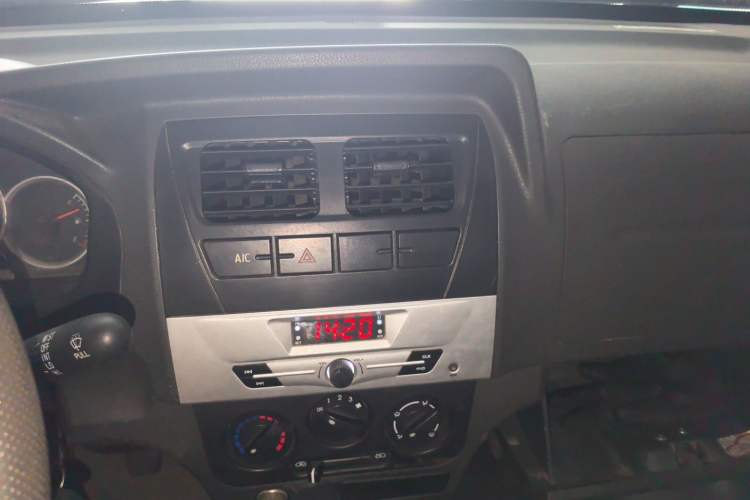Used Dongfeng Xiaokang K05S 2019 1.2L Practical Version China VI Standard DK12 Audio And AC Panel