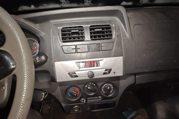 Used Dongfeng Xiaokang K05S 2019 1.2L Practical Version China VI Standard DK12 Audio And AC Panel
