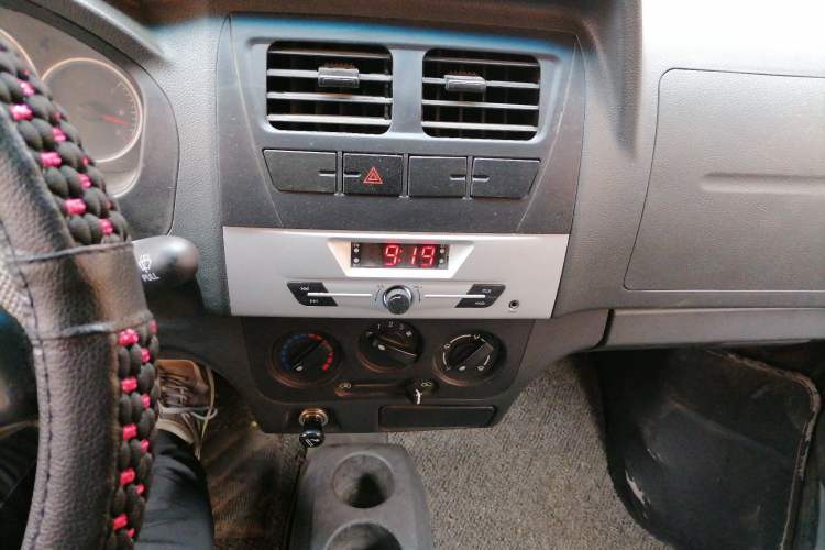 Used Dongfeng Xiaokang K05S 2019 1.2L Practical Version China VI Standard DK12 Audio And AC Panel
