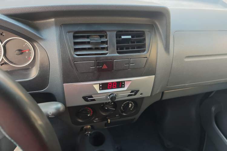 Used Dongfeng Xiaokang K05S 2019 1.2L Practical Version China VI Standard DK12 Audio And AC Panel