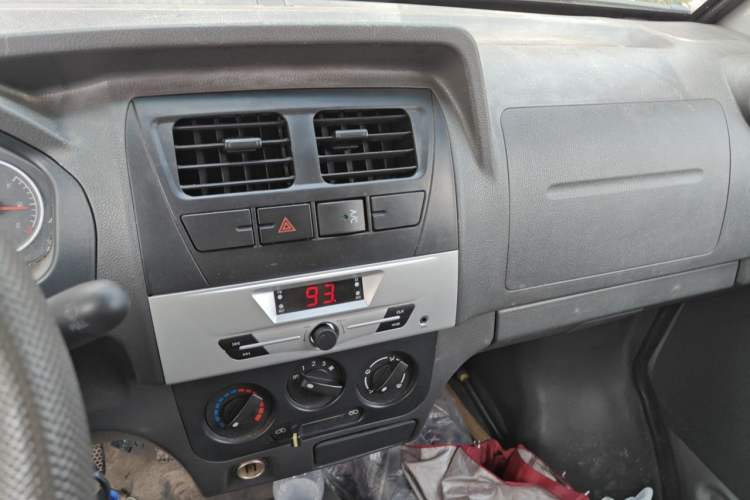 Used Dongfeng Xiaokang K05S 2019 1.2L Practical Version China VI Standard DK12 Audio And AC Panel