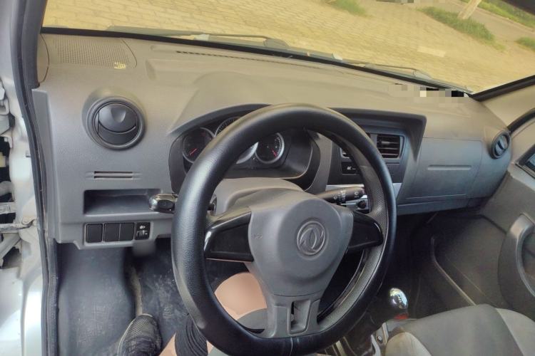Used Dongfeng Xiaokang K05S 2019 1.2L Practical Version China VI Standard DK12 Center Console