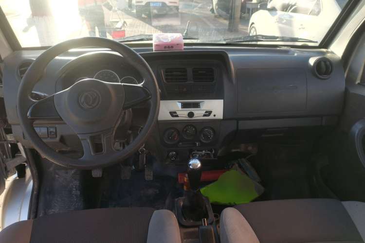 Used Dongfeng Xiaokang K05S 2019 1.2L Practical Version China VI Standard DK12 Center Console