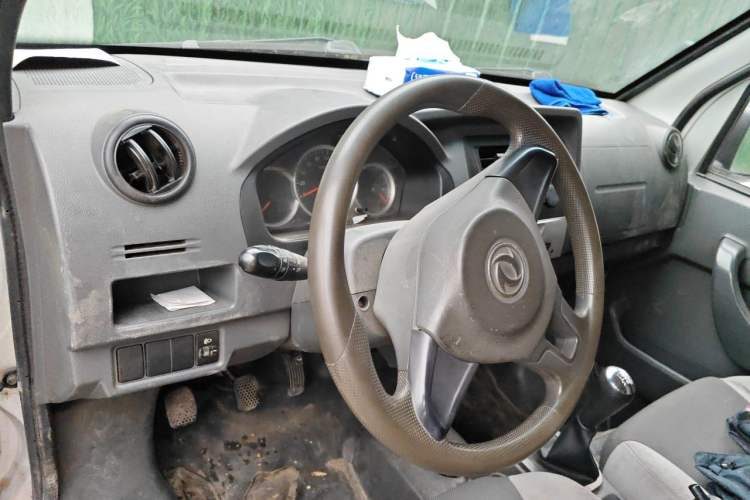 Used Dongfeng Xiaokang K05S 2019 1.2L Practical Version China VI Standard DK12 Center Console