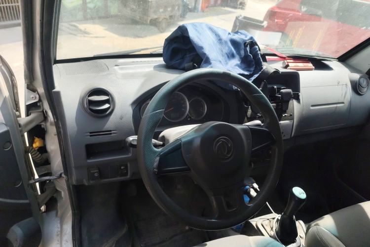 Used Dongfeng Xiaokang K05S 2019 1.2L Practical Version China VI Standard DK12 Center Console