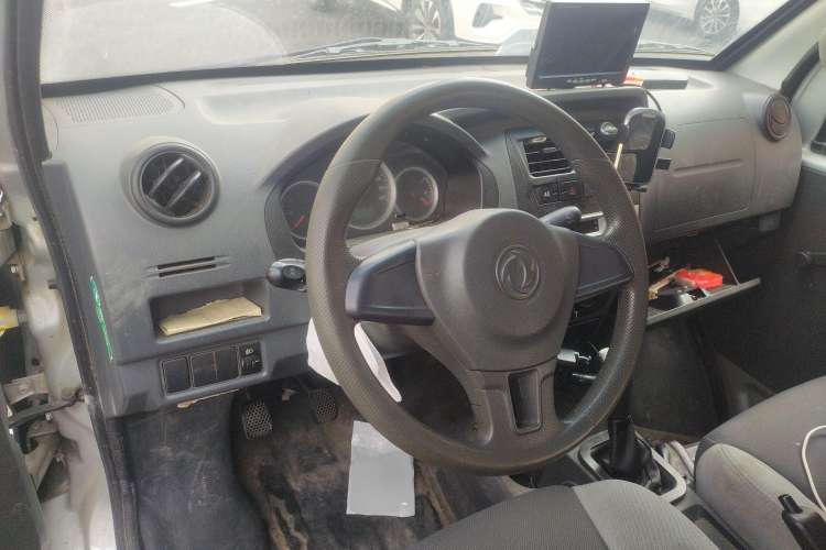 Used Dongfeng Xiaokang K05S 2019 1.2L Practical Version China VI Standard DK12 Center Console