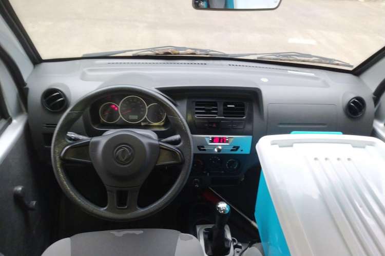 Used Dongfeng Xiaokang K05S 2019 1.2L Practical Version China VI Standard DK12 Center Console