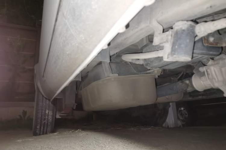 Used Dongfeng Xiaokang K05S 2019 1.2L Practical Version China VI Standard DK12 Chassis Front Right