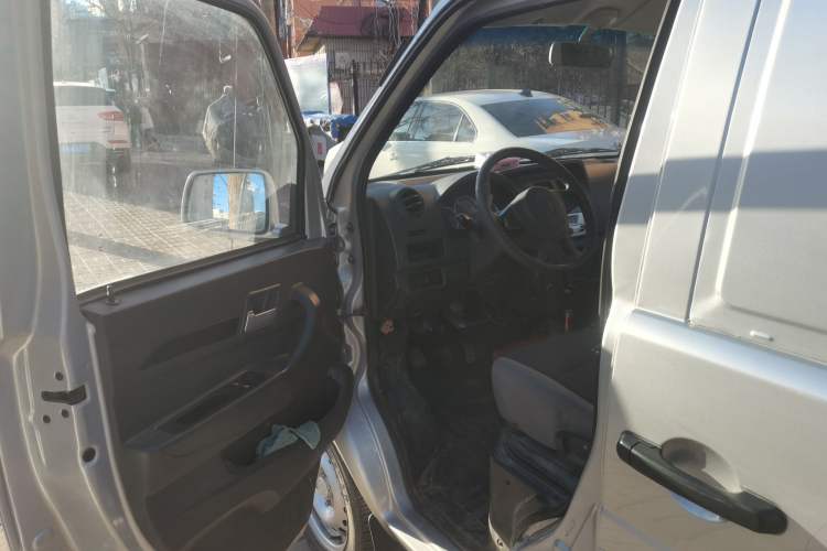 Used Dongfeng Xiaokang K05S 2019 1.2L Practical Version China VI Standard DK12 Driver Seat