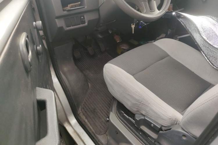 Used Dongfeng Xiaokang K05S 2019 1.2L Practical Version China VI Standard DK12 Driver Seat