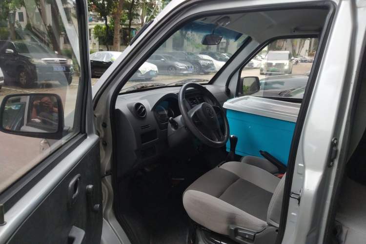 Used Dongfeng Xiaokang K05S 2019 1.2L Practical Version China VI Standard DK12 Driver Seat