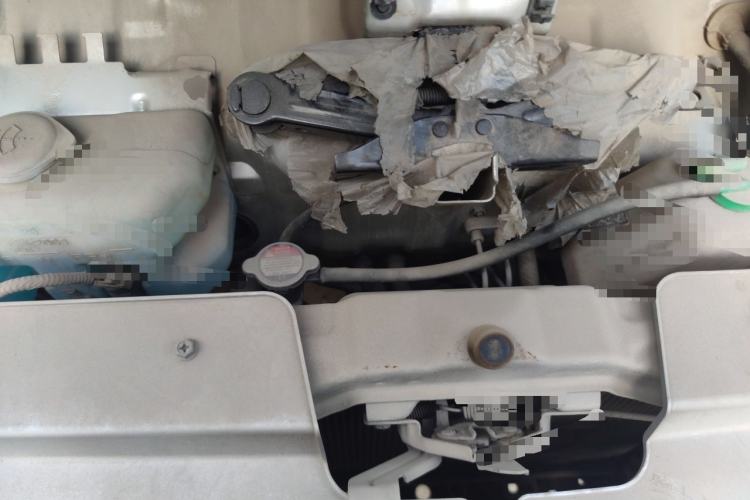 Used Dongfeng Xiaokang K05S 2019 1.2L Practical Version China VI Standard DK12 Engine Bay
