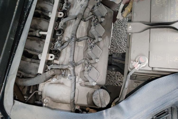Used Dongfeng Xiaokang K05S 2019 1.2L Practical Version China VI Standard DK12 Engine Bay