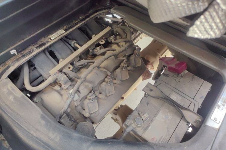 Used Dongfeng Xiaokang K05S 2019 1.2L Practical Version China VI Standard DK12 Engine Bay