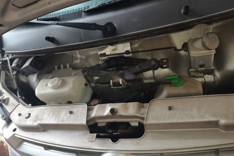 Used Dongfeng Xiaokang K05S 2019 1.2L Practical Version China VI Standard DK12 Engine Bay