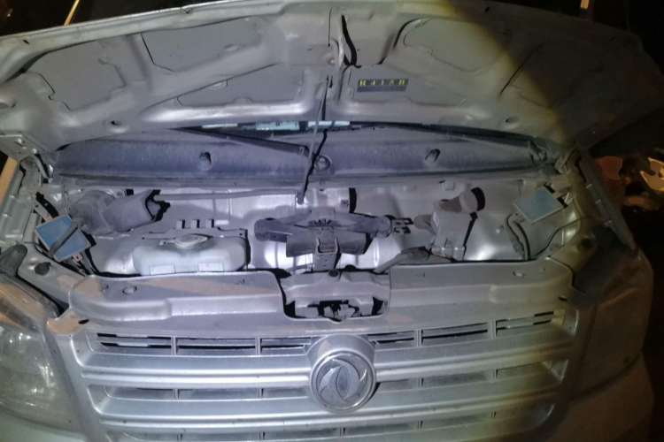 Used Dongfeng Xiaokang K05S 2019 1.2L Practical Version China VI Standard DK12 Engine Bay
