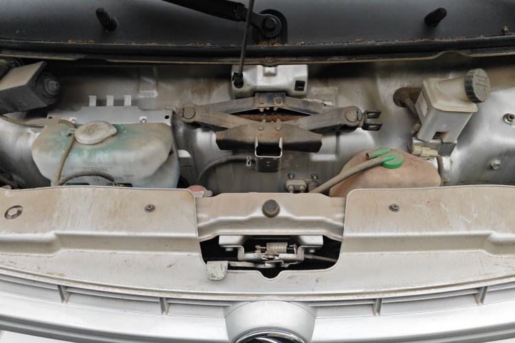 Used Dongfeng Xiaokang K05S 2019 1.2L Practical Version China VI Standard DK12 Engine Bay