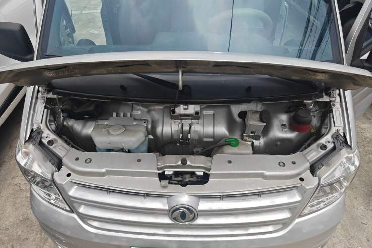 Used Dongfeng Xiaokang K05S 2019 1.2L Practical Version China VI Standard DK12 Engine Bay