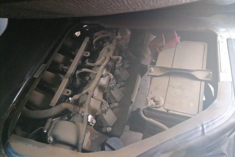 Used Dongfeng Xiaokang K05S 2019 1.2L Practical Version China VI Standard DK12 Engine Bay