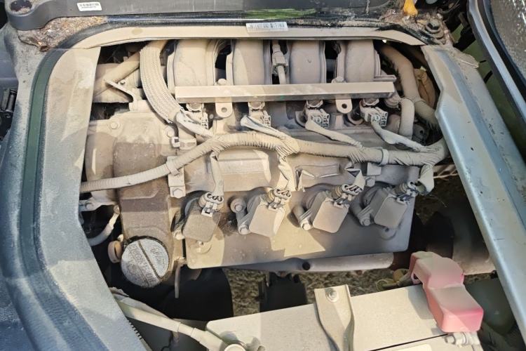 Used Dongfeng Xiaokang K05S 2019 1.2L Practical Version China VI Standard DK12 Engine Bay