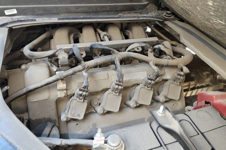 Used Dongfeng Xiaokang K05S 2019 1.2L Practical Version China VI Standard DK12 Engine Bay