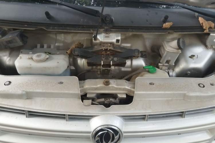 Used Dongfeng Xiaokang K05S 2019 1.2L Practical Version China VI Standard DK12 Engine Bay