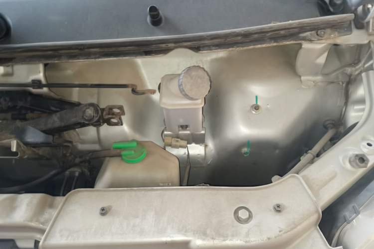 Used Dongfeng Xiaokang K05S 2019 1.2L Practical Version China VI Standard DK12 Engine Bay Left