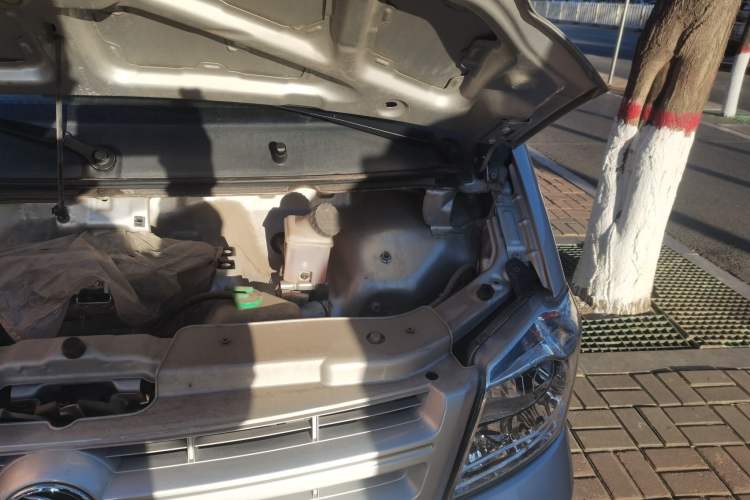 Used Dongfeng Xiaokang K05S 2019 1.2L Practical Version China VI Standard DK12 Engine Bay Left