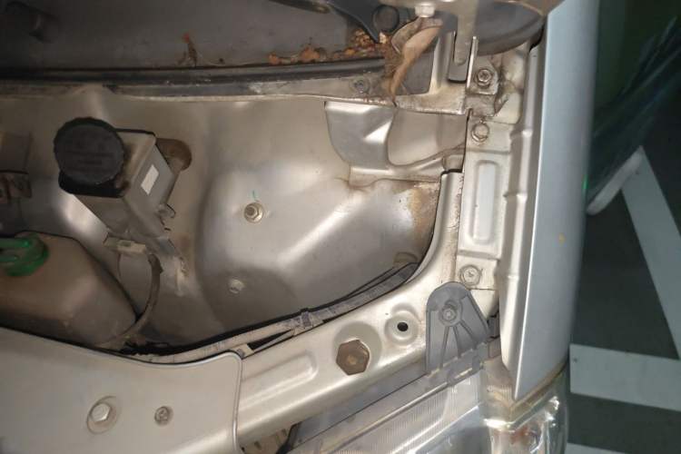 Used Dongfeng Xiaokang K05S 2019 1.2L Practical Version China VI Standard DK12 Engine Bay Left
