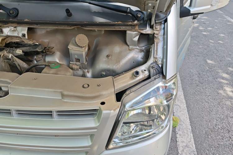 Used Dongfeng Xiaokang K05S 2019 1.2L Practical Version China VI Standard DK12 Engine Bay Left