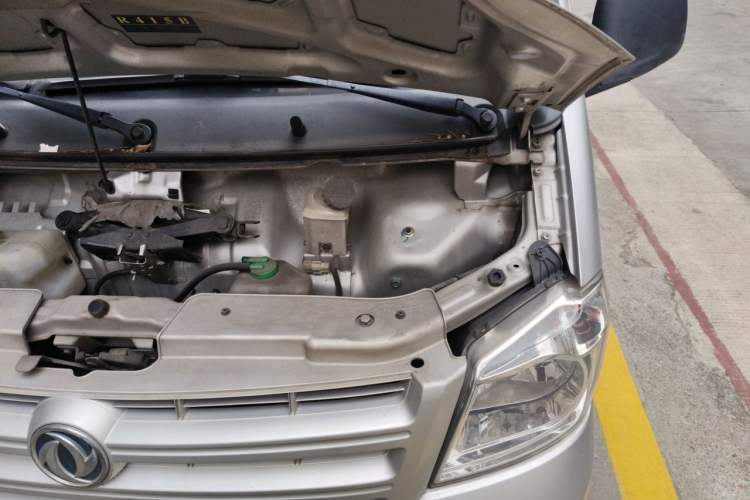Used Dongfeng Xiaokang K05S 2019 1.2L Practical Version China VI Standard DK12 Engine Bay Left